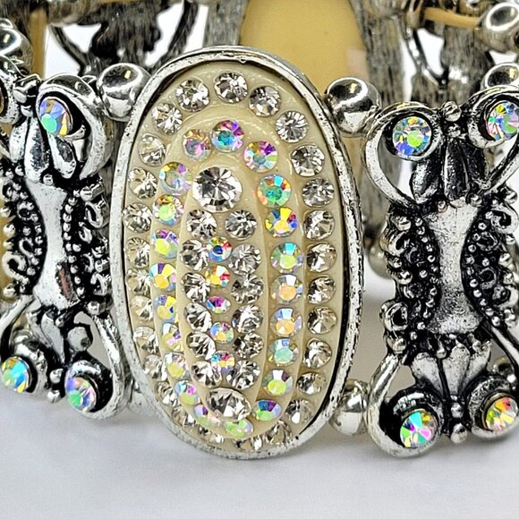 White Crystal Casual Stretch Bracelet - Picture 3 of 11